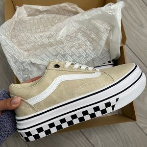 NWT VANS Super Comfycush Platform Sneakers - Linen Shoe and checkered heels